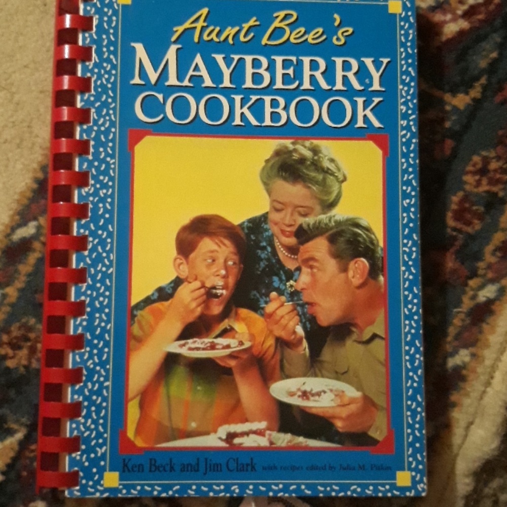MAYBERRY COOKBOOK /VINTAGE♥️